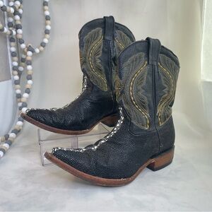 CARRETA Boots Embroidered Black Cowboy Boots Size 1
